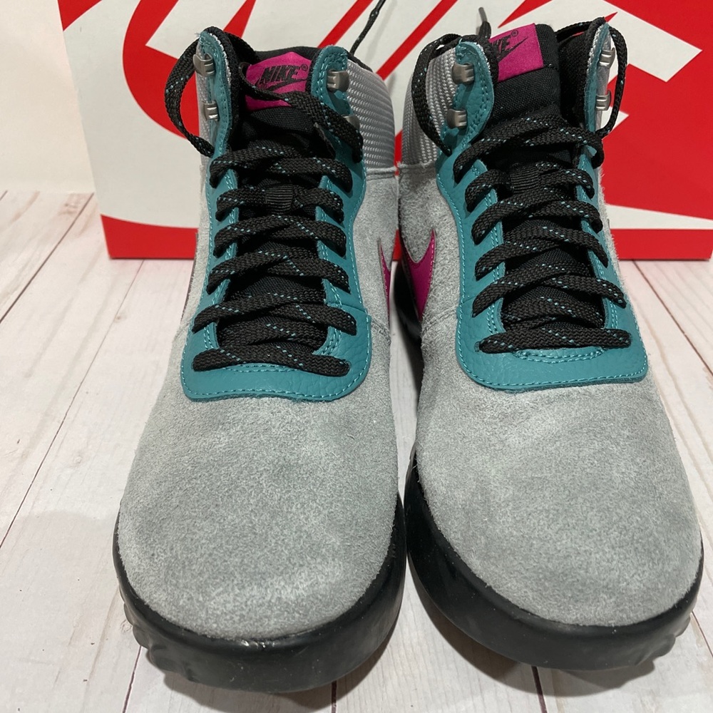 🚨SOLD🚨NEW NIKE HOODLAND SUEDE BOOTS SHOES MENS SZ 10 - Picture 2 of 11